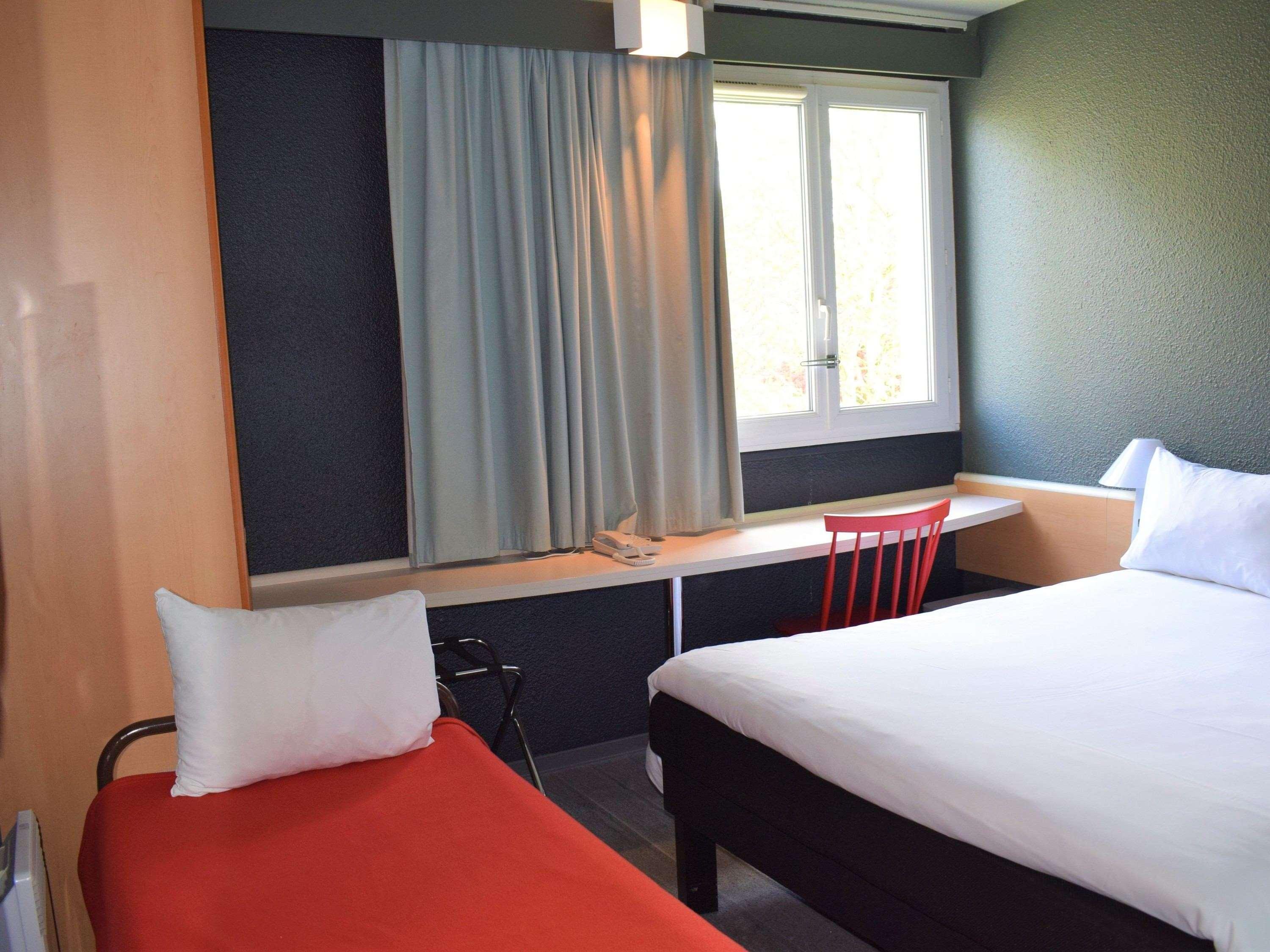 Hotel ibis Chartres Ouest Luce Extérieur photo